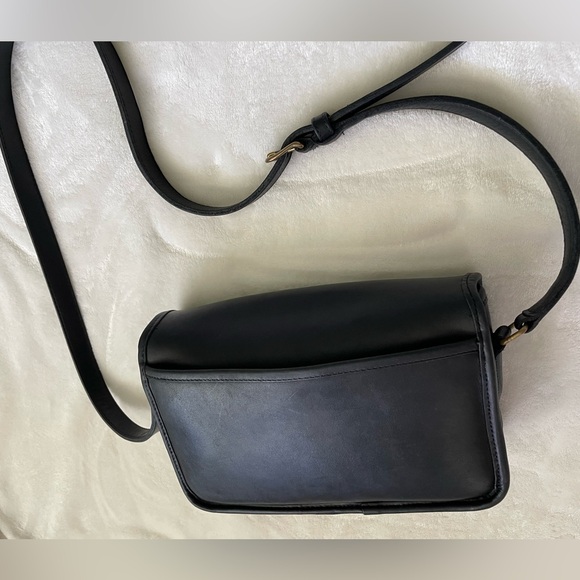 Genuine Vintage COACH Leather Purse - Picture 8 of 15